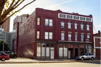 711 W Broad St in Richmond, VA - Building Photo - Building Photo
