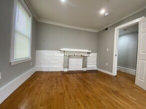 35 Humphreys St in Boston, MA - Foto de edificio - Building Photo