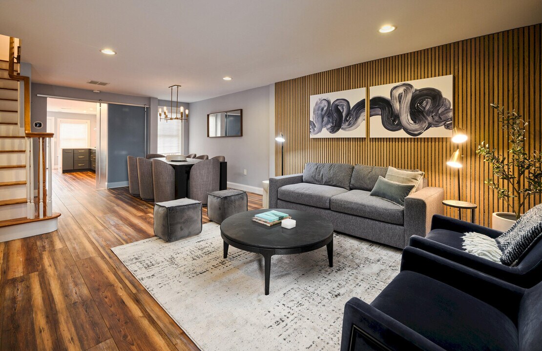 9 Arnett Ave in Lambertville, NJ - Building Photo