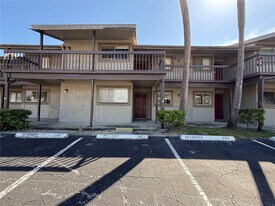 6332 Newtown Cir in Tampa, FL - Building Photo