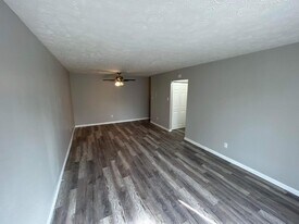 Culver Court Apartments in Amelia, OH - Building Photo