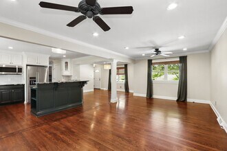 8125 Lamar Ave in Prairie Village, KS - Building Photo - Building Photo