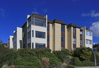 Wiltshire House in White Rock, BC - Building Photo - Primary Photo