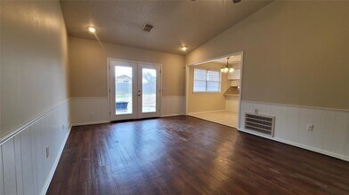 105 SW 16th St in Moore, OK - Building Photo - Building Photo