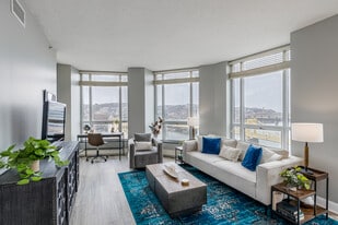 Encore in Pittsburgh, PA - Building Photo