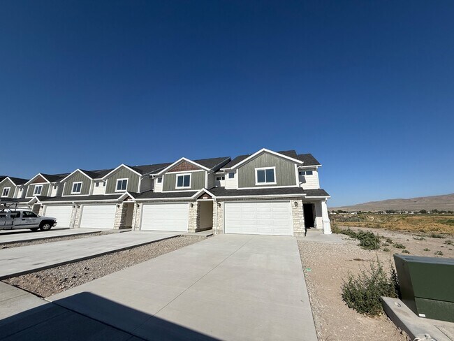 property at 1184 N E Garland Rd