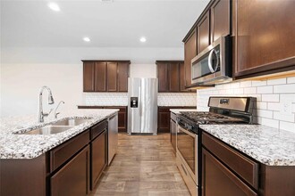 3910 Park Rdg Ct. in Missouri City, TX - Building Photo - Building Photo