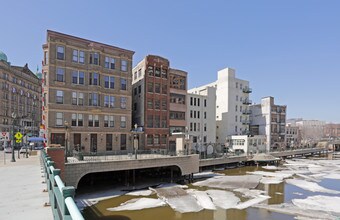 Cawker Building in Milwaukee, WI - Building Photo - Building Photo