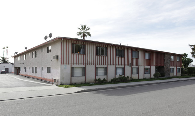 Parkview Apartments in La Habra, CA - Building Photo - Building Photo