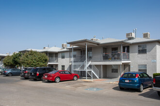 Western Yarbrough Apartments in El Paso, TX - Building Photo - Building Photo