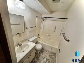 2503 W 3rd St in Sioux Falls, SD - Building Photo - Building Photo