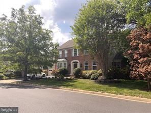 6032 Cliff Dr in Alexandria, VA - Building Photo