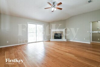 12557 Ashglen Dr N in Jacksonville, FL - Building Photo - Building Photo