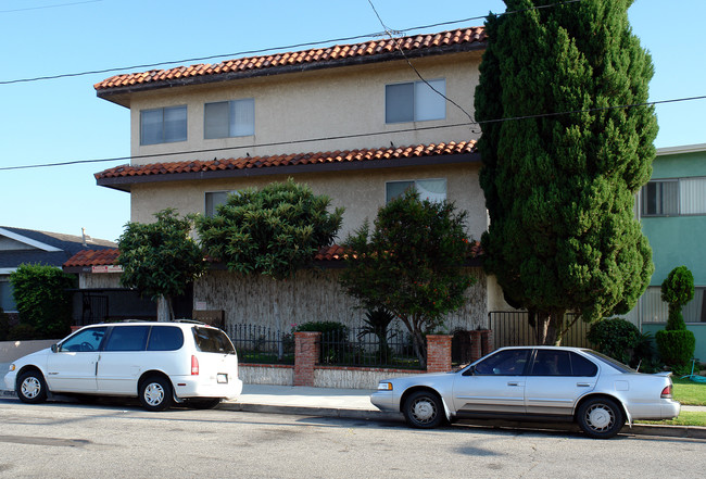 4047 W 136th St in Hawthorne, CA - Foto de edificio - Building Photo