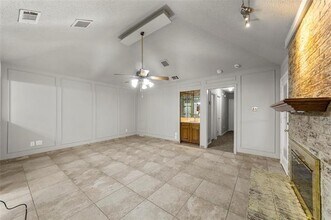 2571 Sundance Ln in Dallas, TX - Building Photo - Building Photo