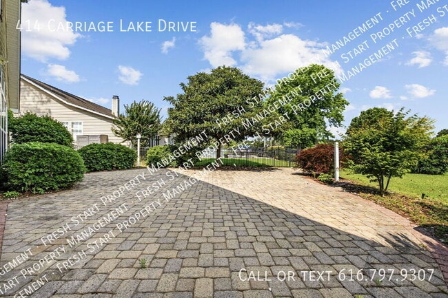414 Carriage Lake Dr in Little River, SC - Building Photo - Building Photo