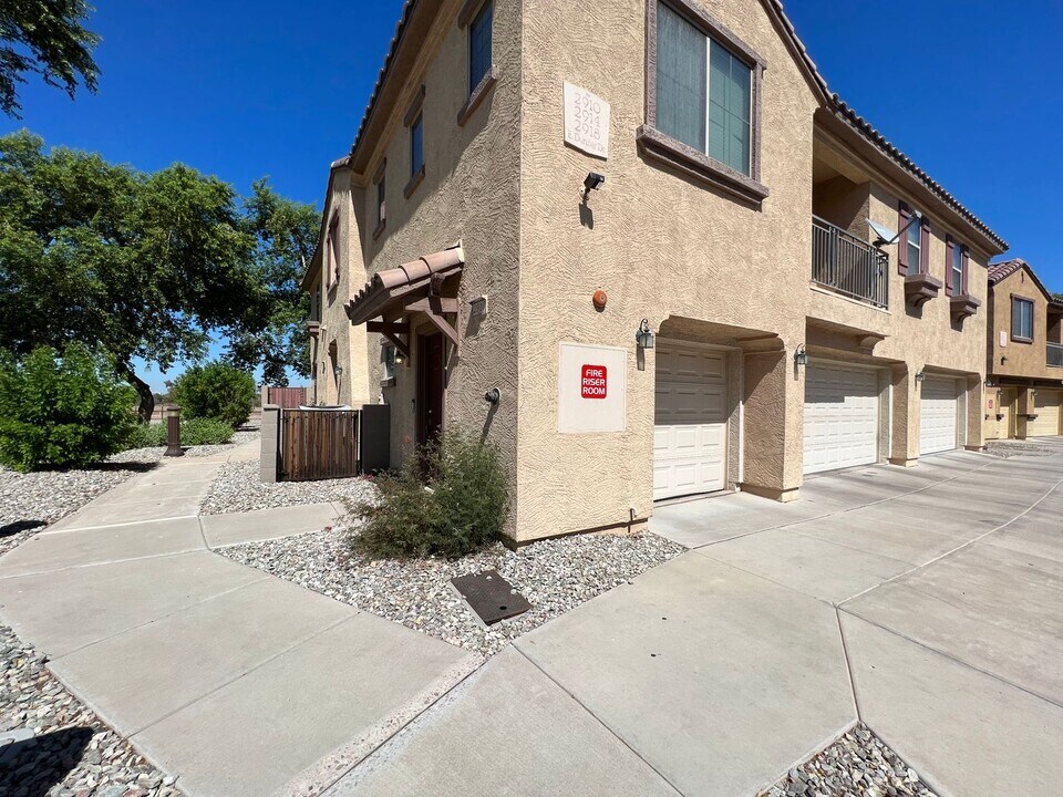 2910 E Dunbar Dr in Phoenix, AZ - Building Photo