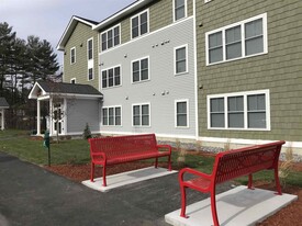 10 E Ridge Dr in Milford, NH - Building Photo