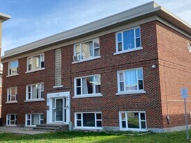 340–376 Tillbury Avenue in Ottawa, ON - Building Photo