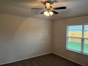 1980 T H Johnson Dr in Taylor, TX - Building Photo - Building Photo