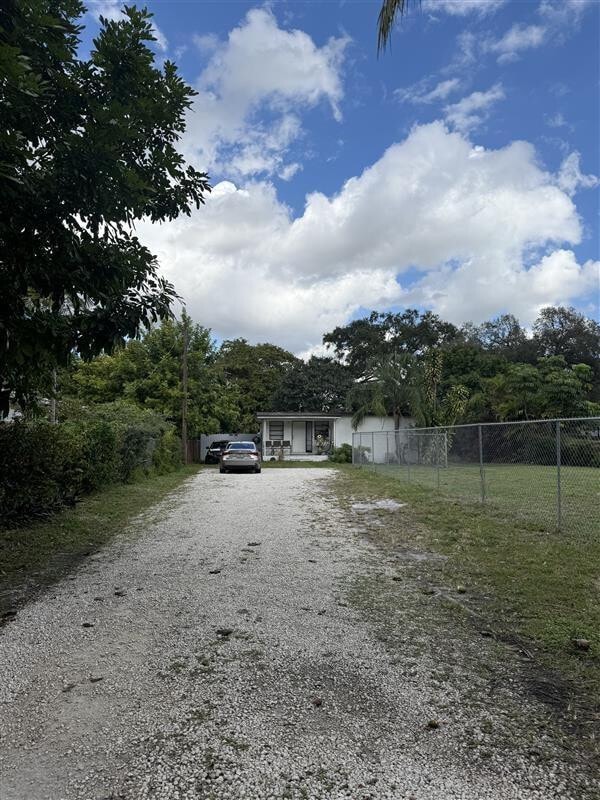 6315 SW 32nd St in Miramar, FL - Building Photo - Building Photo