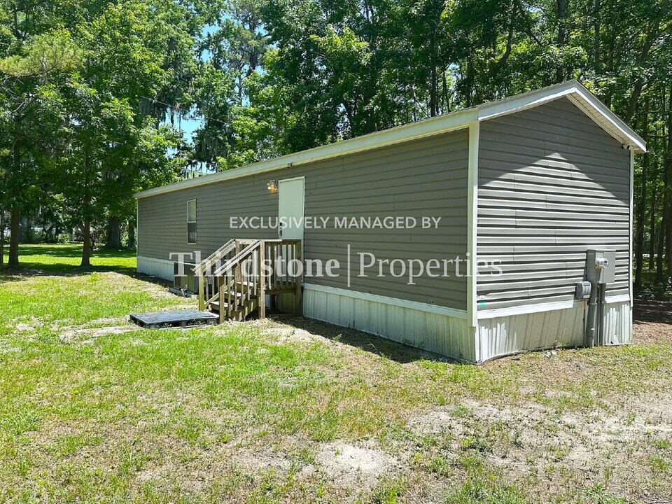 6351 Dunn Ave in Jacksonville, FL - Building Photo