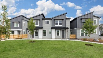 Canvas at Castle Rock in Castle Rock, CO - Building Photo