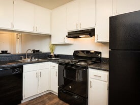 Elan Mesa Lofts in La Mesa, CA - Building Photo