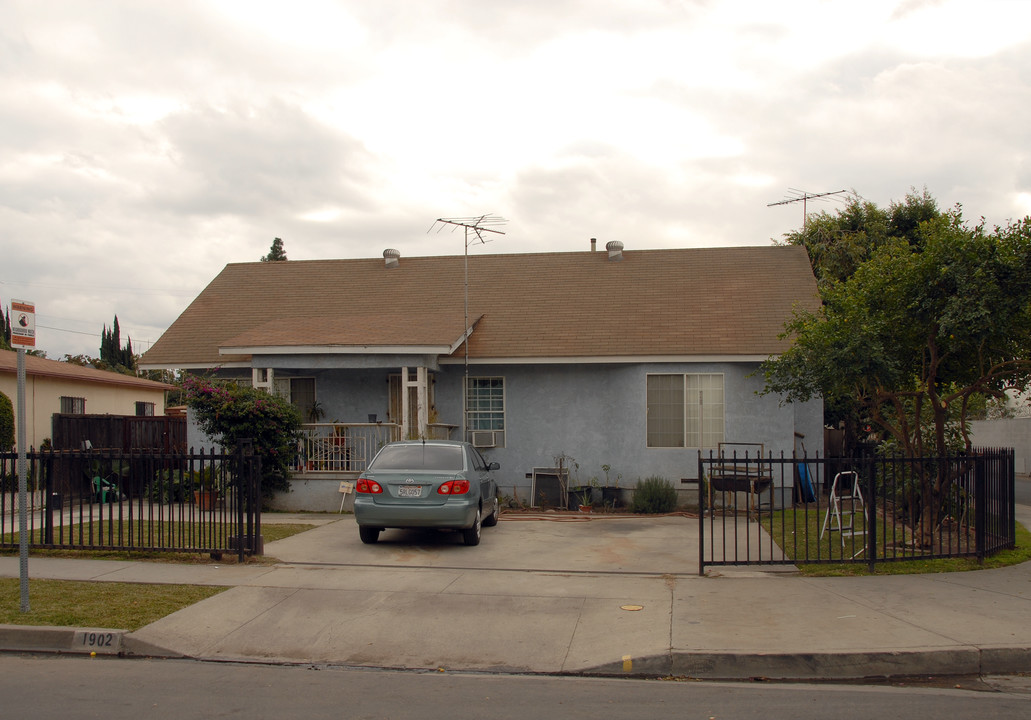 1902 Bunker Ave in Los Angeles, CA - Foto de edificio