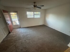 735 N Main St in Wake Forest, NC - Building Photo - Building Photo