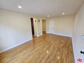 5950 Carlton Way in Los Angeles, CA - Building Photo - Building Photo