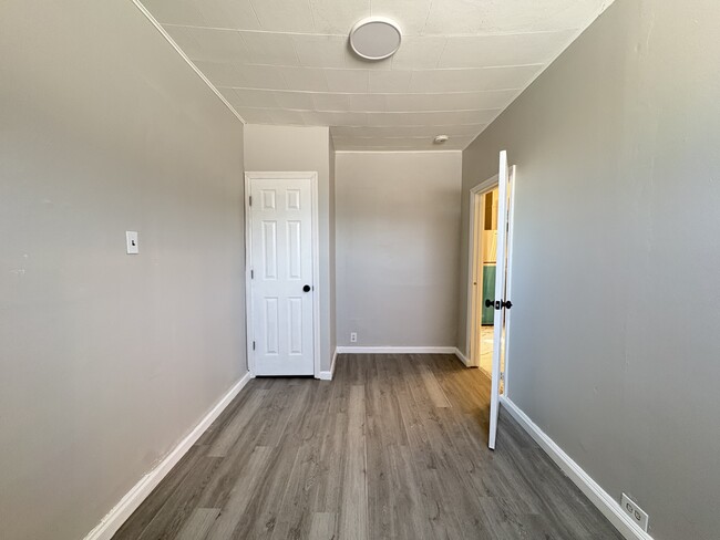 48 W 9th St, Unit 2 in Bayonne, NJ - Building Photo - Building Photo