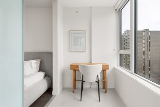 1009 Harwood St, Unit SI ID1502457P in Vancouver, BC - Building Photo - Building Photo