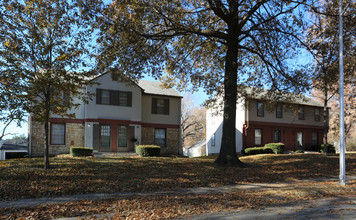 Terrace Park Townhomes in Kansas City, MO - Foto de edificio - Building Photo