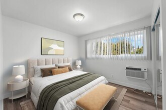 925 W 30th St in Los Angeles, CA - Building Photo - Building Photo