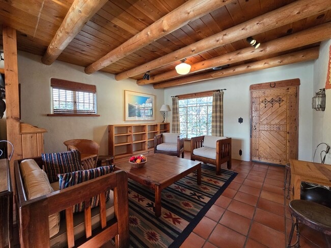 1489 Bishops Lodge Rd in Santa Fe, NM - Building Photo - Building Photo