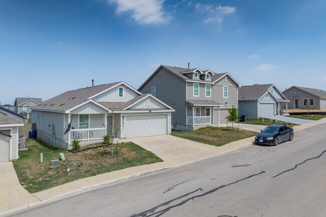 Crescent Hills in San Antonio, TX - Foto de edificio - Building Photo