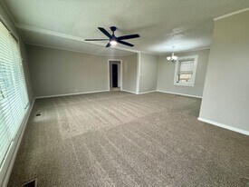 1303 Highpoint Rd in Albertville, AL - Building Photo