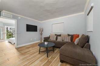 636 NE 63rd St in Miami, FL - Building Photo - Building Photo