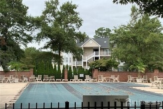 24 Albury Way in North Brunswick, NJ - Building Photo - Building Photo