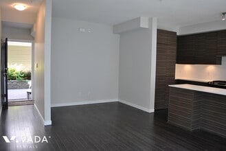 6965 Hastings St in Burnaby, BC - Building Photo - Building Photo