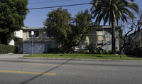 5840 Hazeltine Ave in Van Nuys, CA - Building Photo - Building Photo