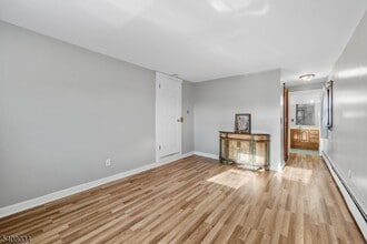 46 King St in Nutley, NJ - Building Photo - Building Photo