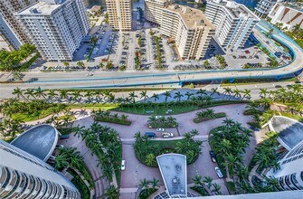 1830 S Ocean Dr in Halndle Bch, FL - Building Photo - Building Photo