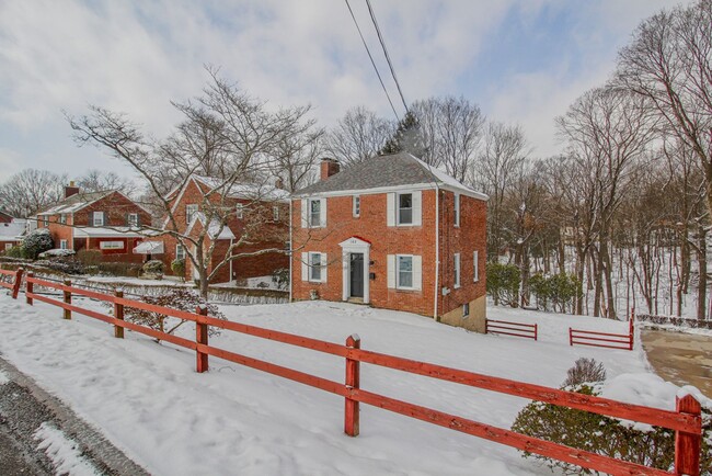 162 Spring Grove Rd in Pittsburgh, PA - Building Photo - Building Photo