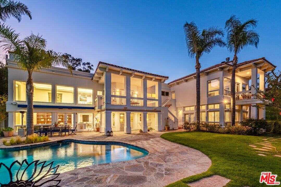 26743 Via Linda St in Malibu, CA - Foto de edificio