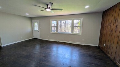 561 Williams Ave in Rochester, PA - Building Photo - Building Photo