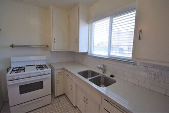 823-25 S Orange Grove Avenue in Los Angeles, CA - Building Photo - Building Photo