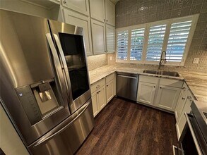 2506 Wedglea Dr in Dallas, TX - Foto de edificio - Building Photo