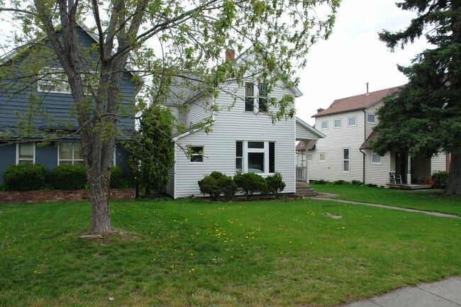 708 W Augusta Ave in Spokane, WA - Foto de edificio - Building Photo